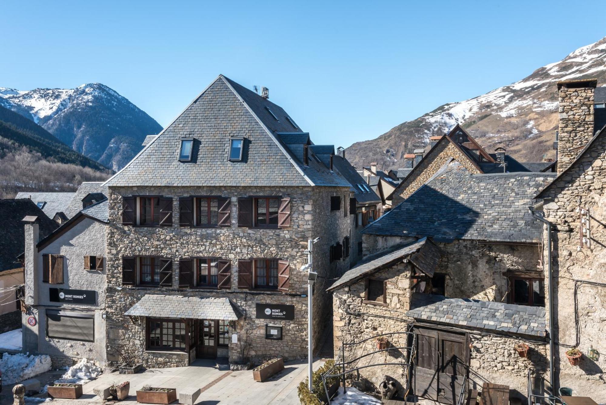 Apartamentos Snoe Mont Romies Salardú Exteriör bild