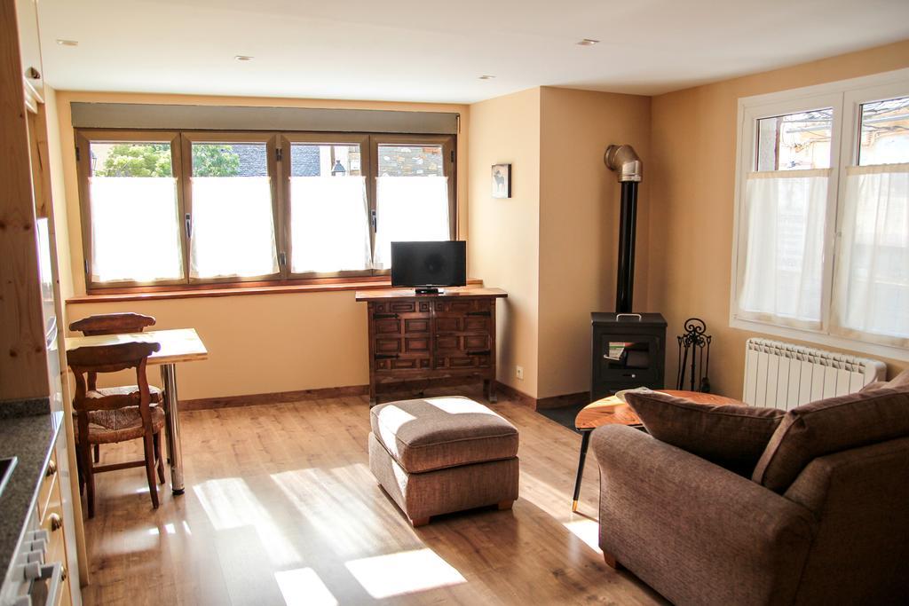 Apartamentos Snoe Mont Romies Salardú Exteriör bild