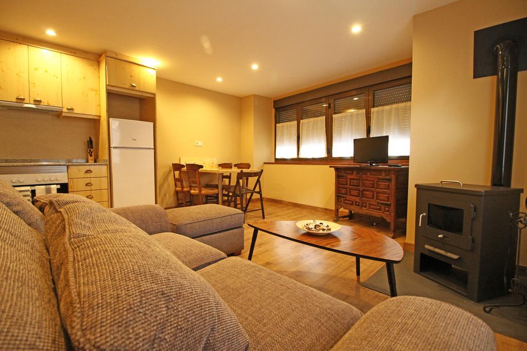 Apartamentos Snoe Mont Romies Salardú Exteriör bild